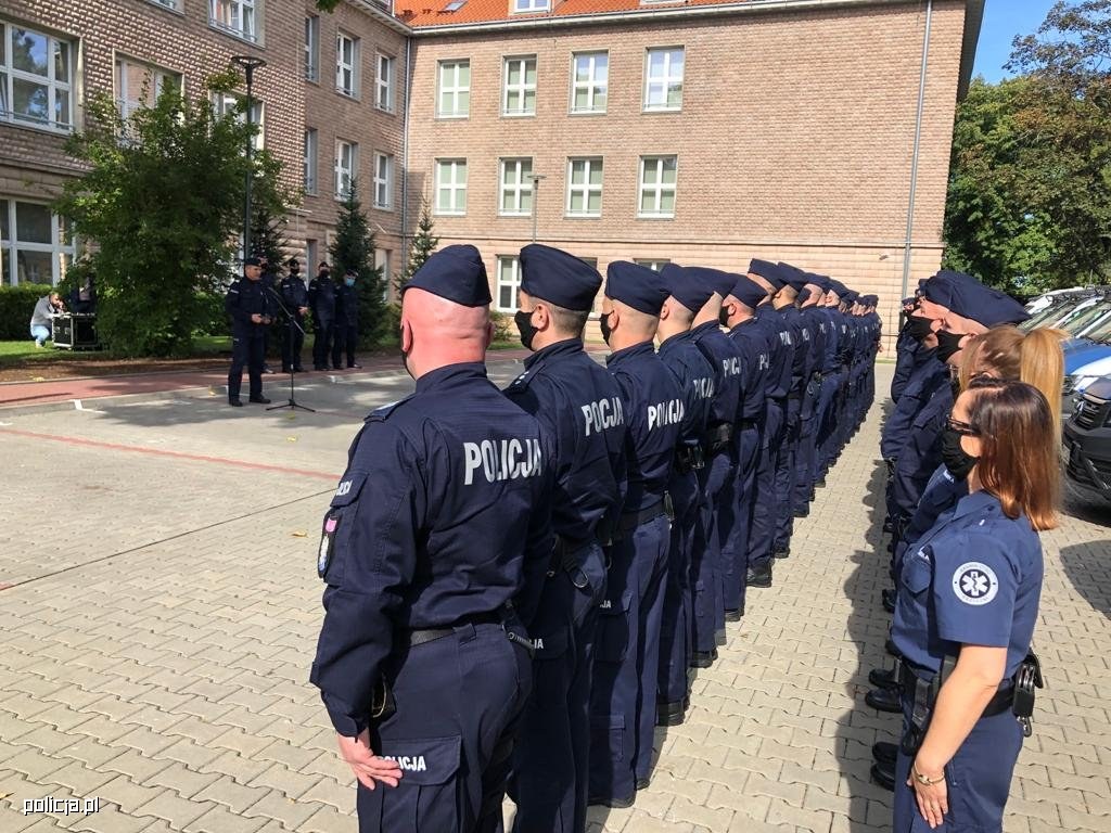 Policjanci będą strzec granic przed nielegalnymi imigrantami