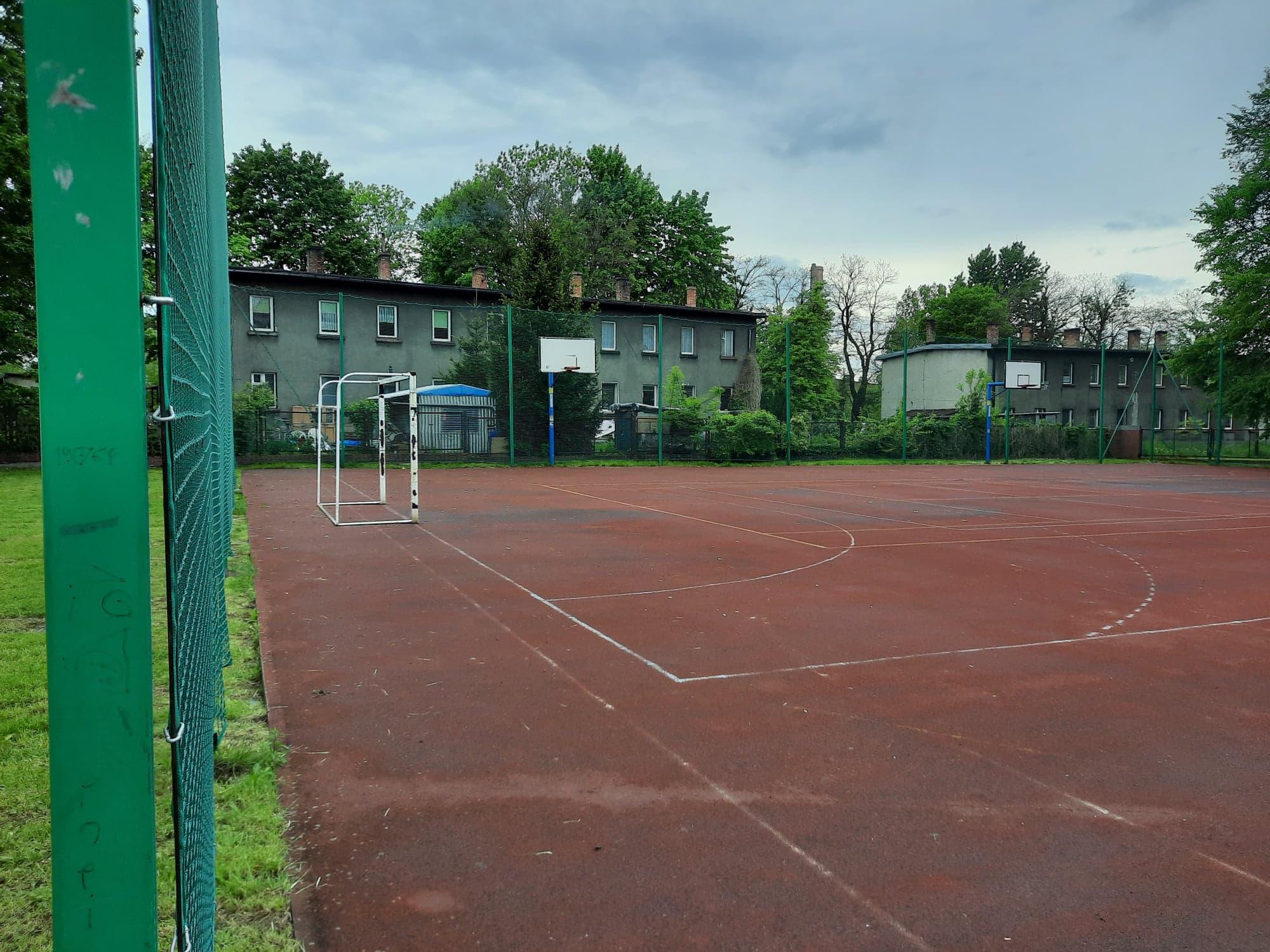 Dąbrówka Mała, Katowice