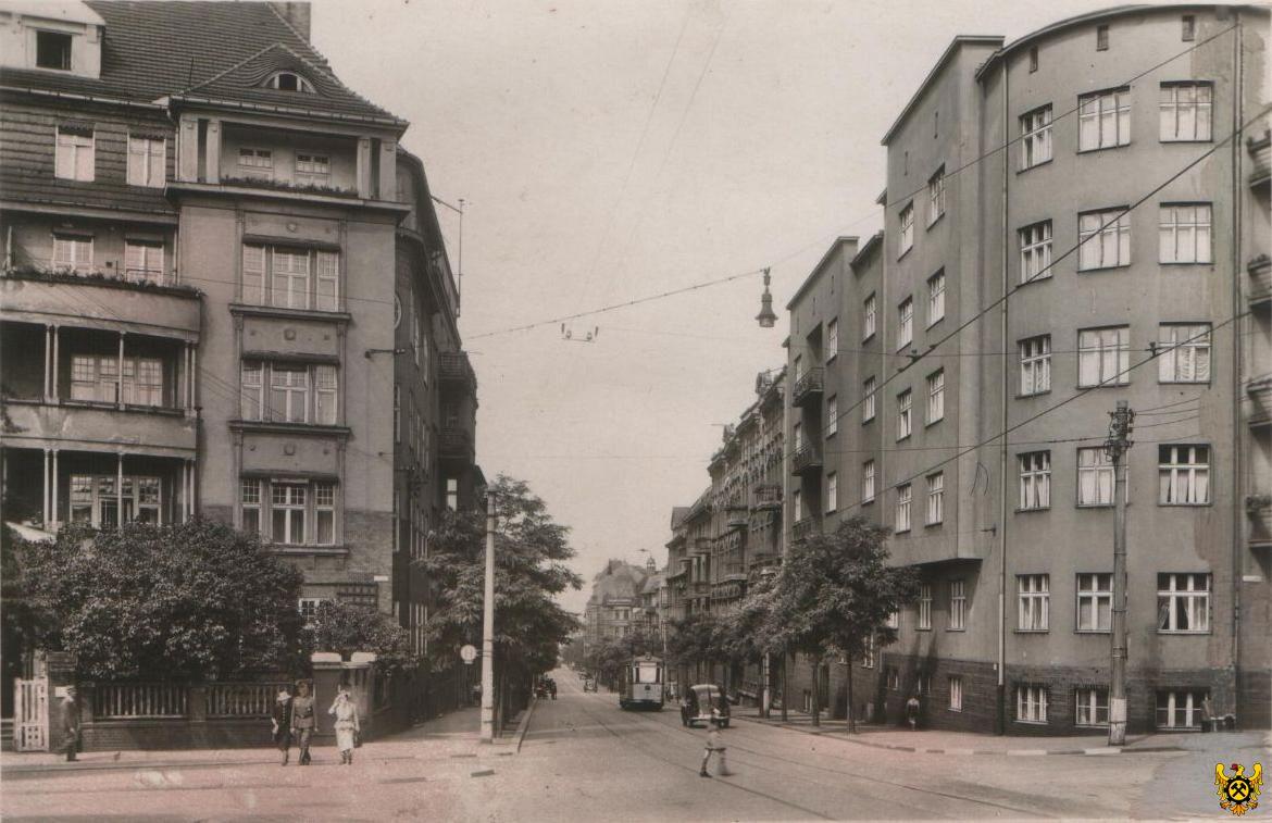 Lata 1930 1938 Ul Kościuszki Zbiór podarowany przez Urząd Miasta Katowic do dowolnej publikacji brak praw autorskich minęło 70 lat