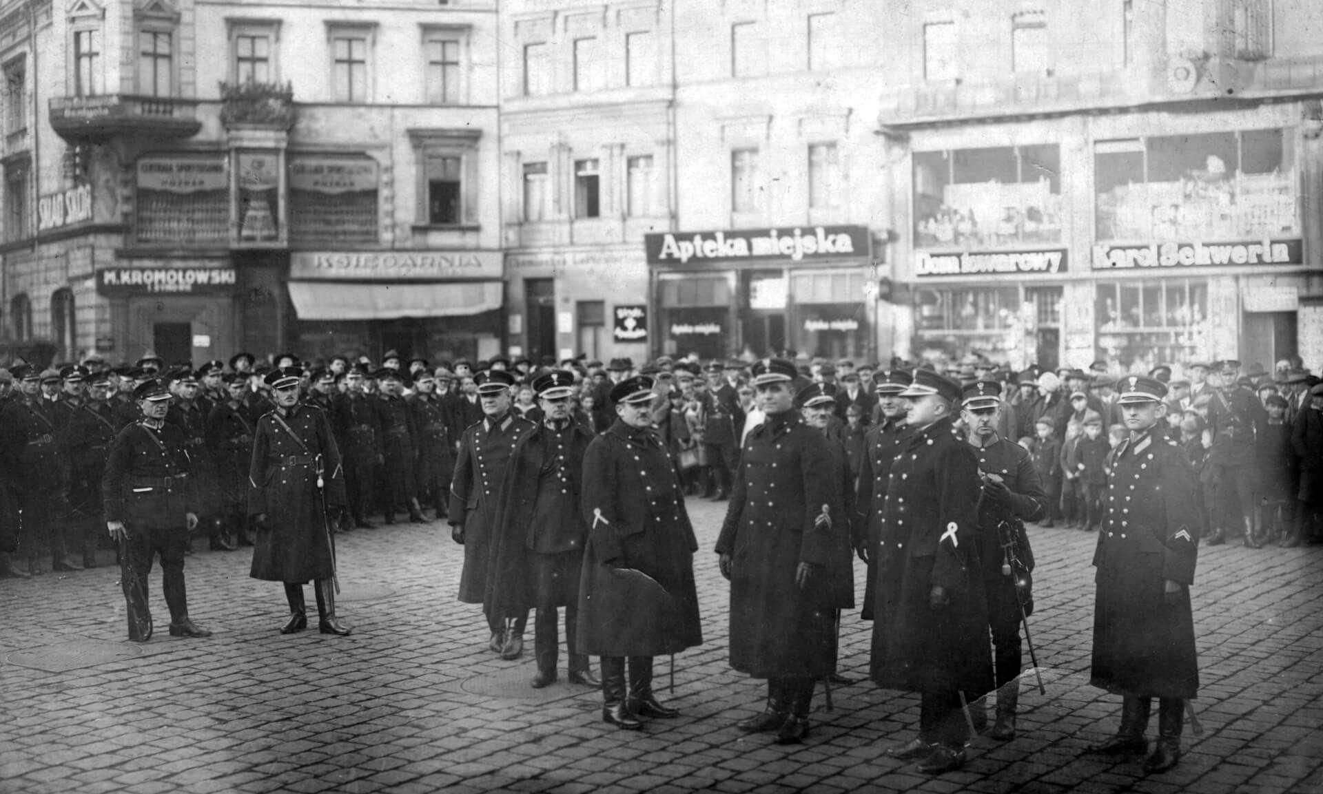 Policja Województwa Śląskiego na archiwalnych zdjęciach z Katowic