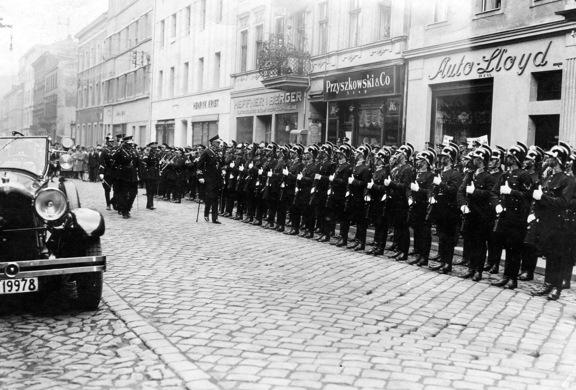 Policja Województwa Śląskiego na archiwalnych zdjęciach z Katowic