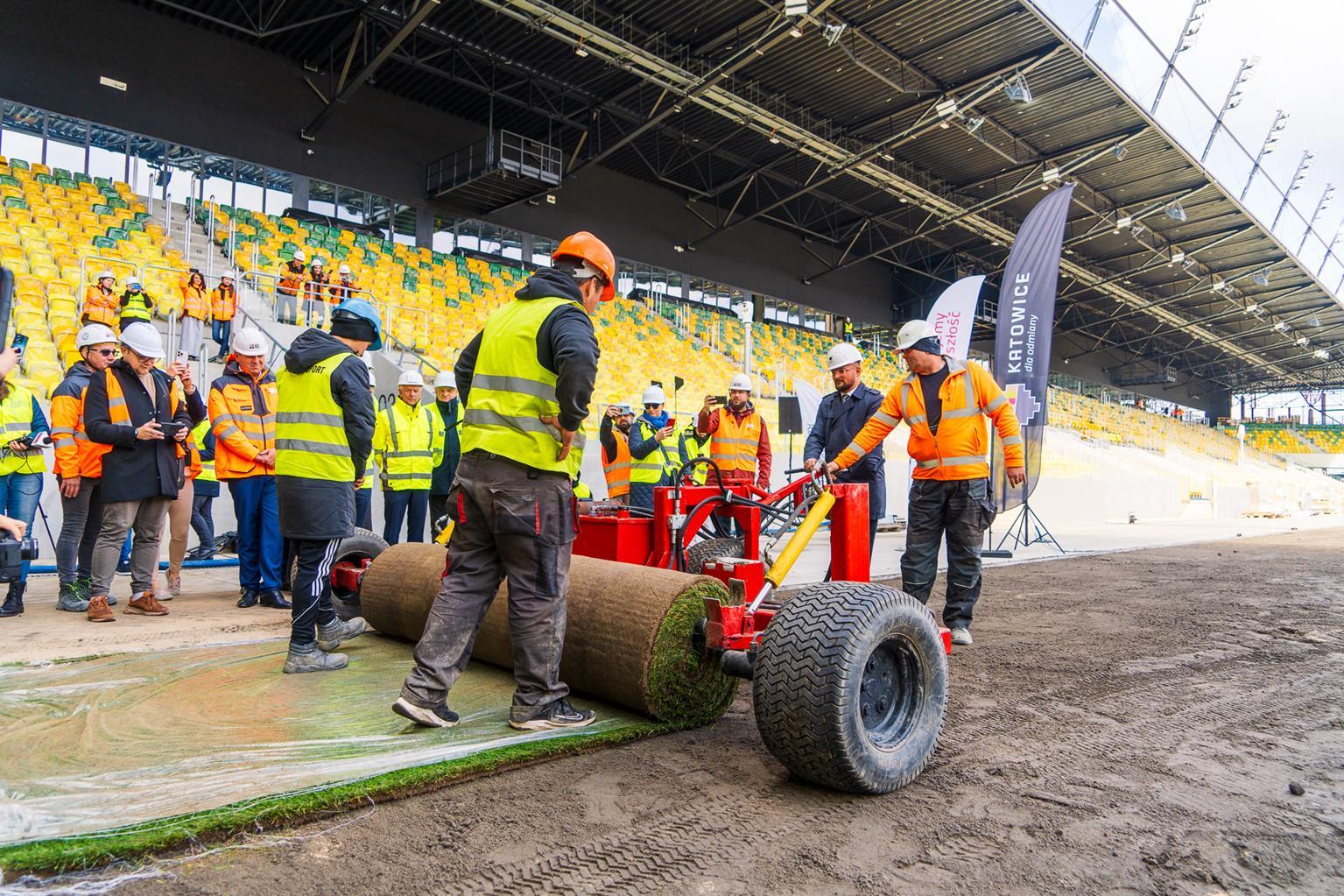 Stadion Miejski Katowice, budowa na finiszu