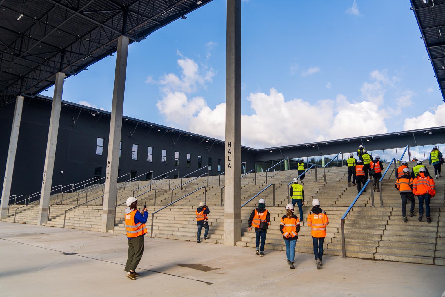 Stadion Miejski Katowice, budowa na finiszu